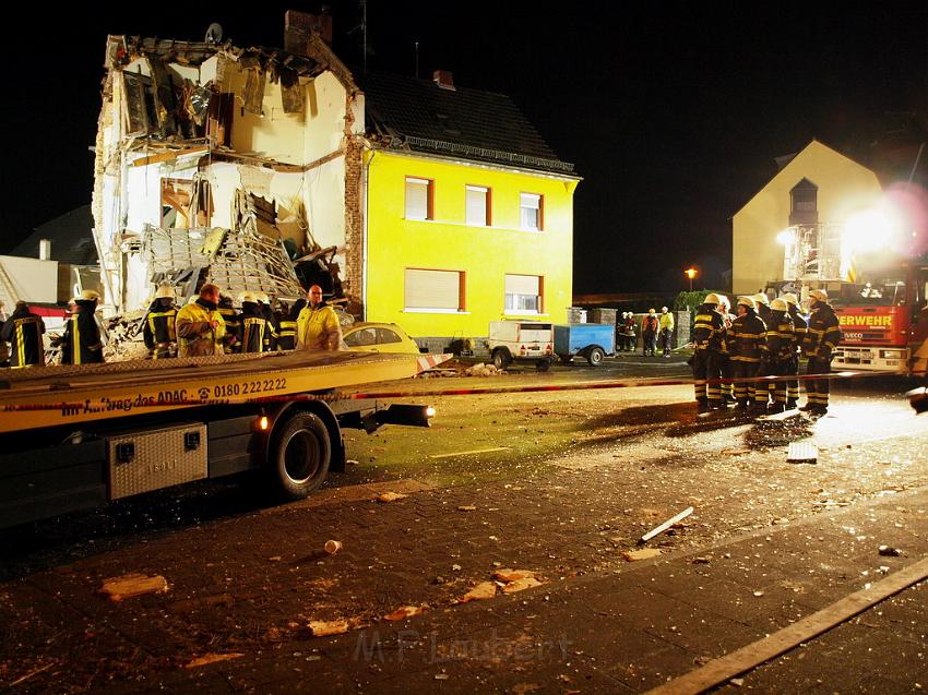 Hausexplosion Bruehl bei Koeln Pingsdorferstr P178.JPG